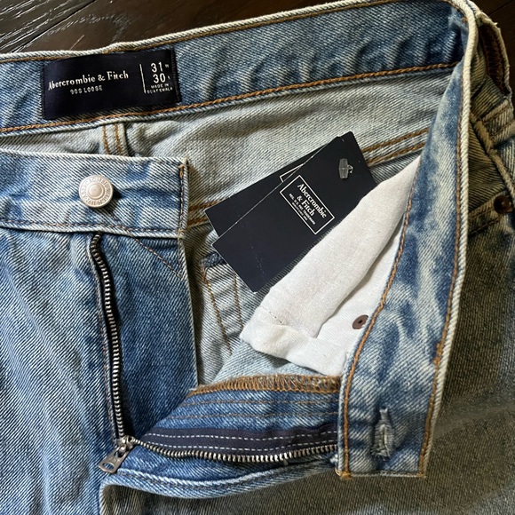 Abercrombie 90’s loose jeans - Picture 3 of 5